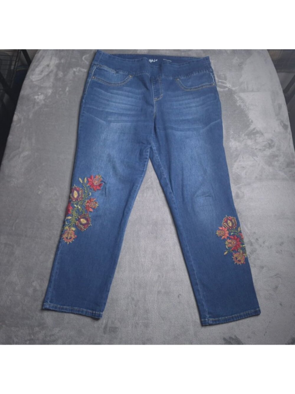 Style & Co Womens Pull On Boyfriend Jeans 20 Plus Floral Embroidery High Rise - Picture 4 of 8